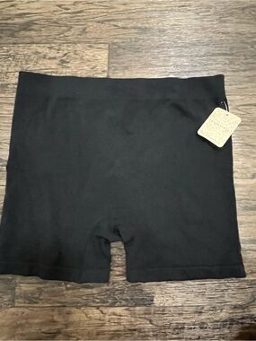 Free People Black Mid-Thigh Shaping Shorts